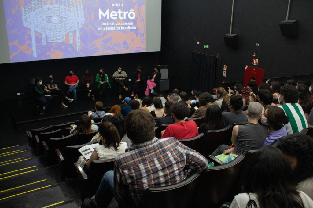 De 27 de agosto a 1º de setembro, Curitiba recebe a nova edição do Metrô - Festival do Cinema Universitário Brasileiro, um evento que tem o objetivo de incentivar a produção e a cultura cinematográfica no país.